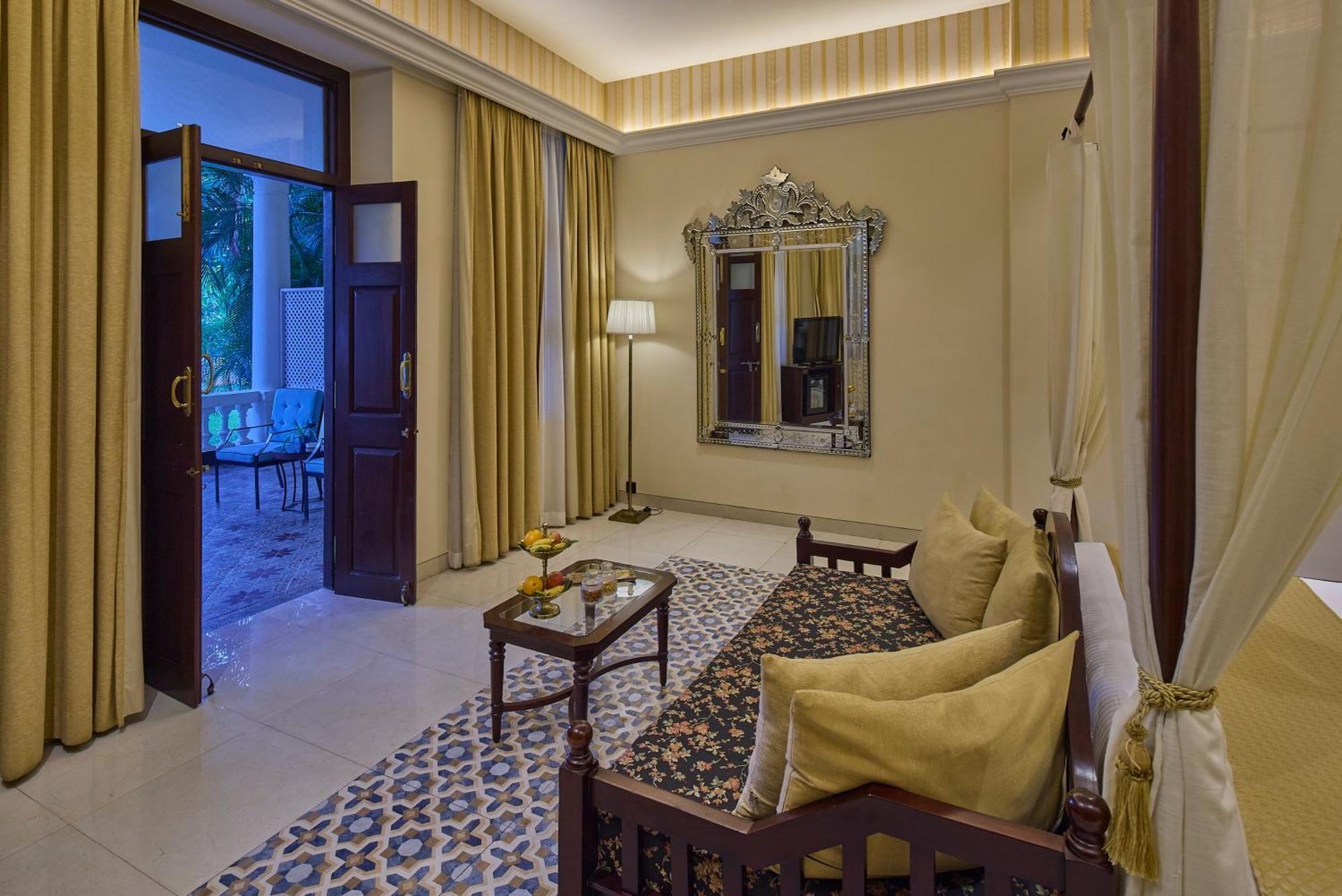 Royal Orchid Metropole Hotel 4*