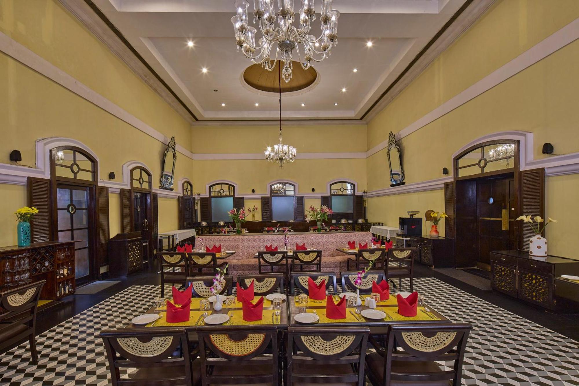 Royal Orchid Metropole 4*